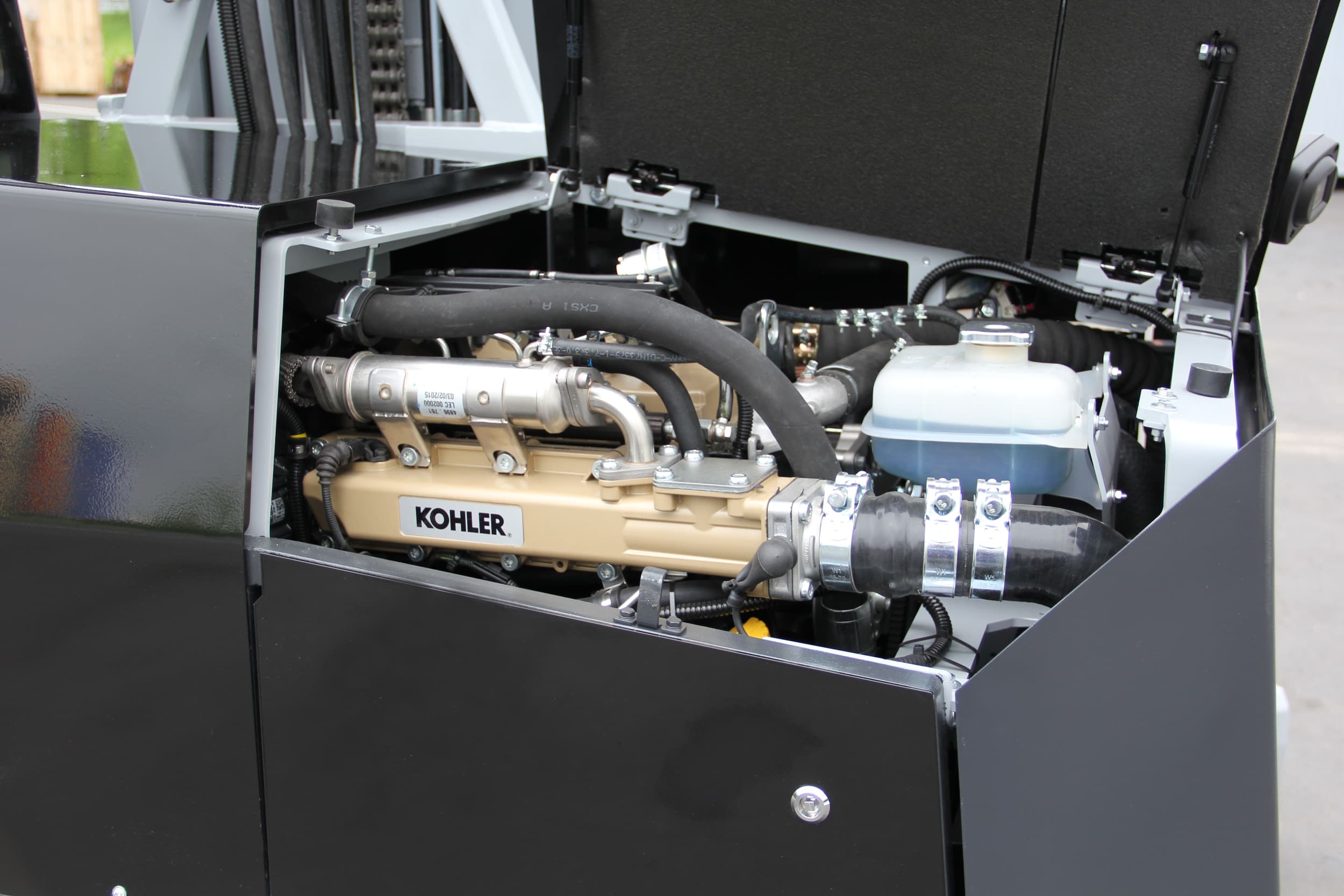 View of the low-emission and low-noise turbo motor