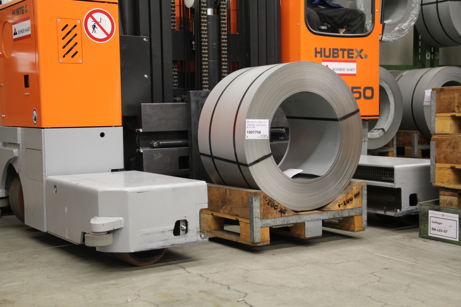 Lifting a coil using an ESTL from HUBTEX