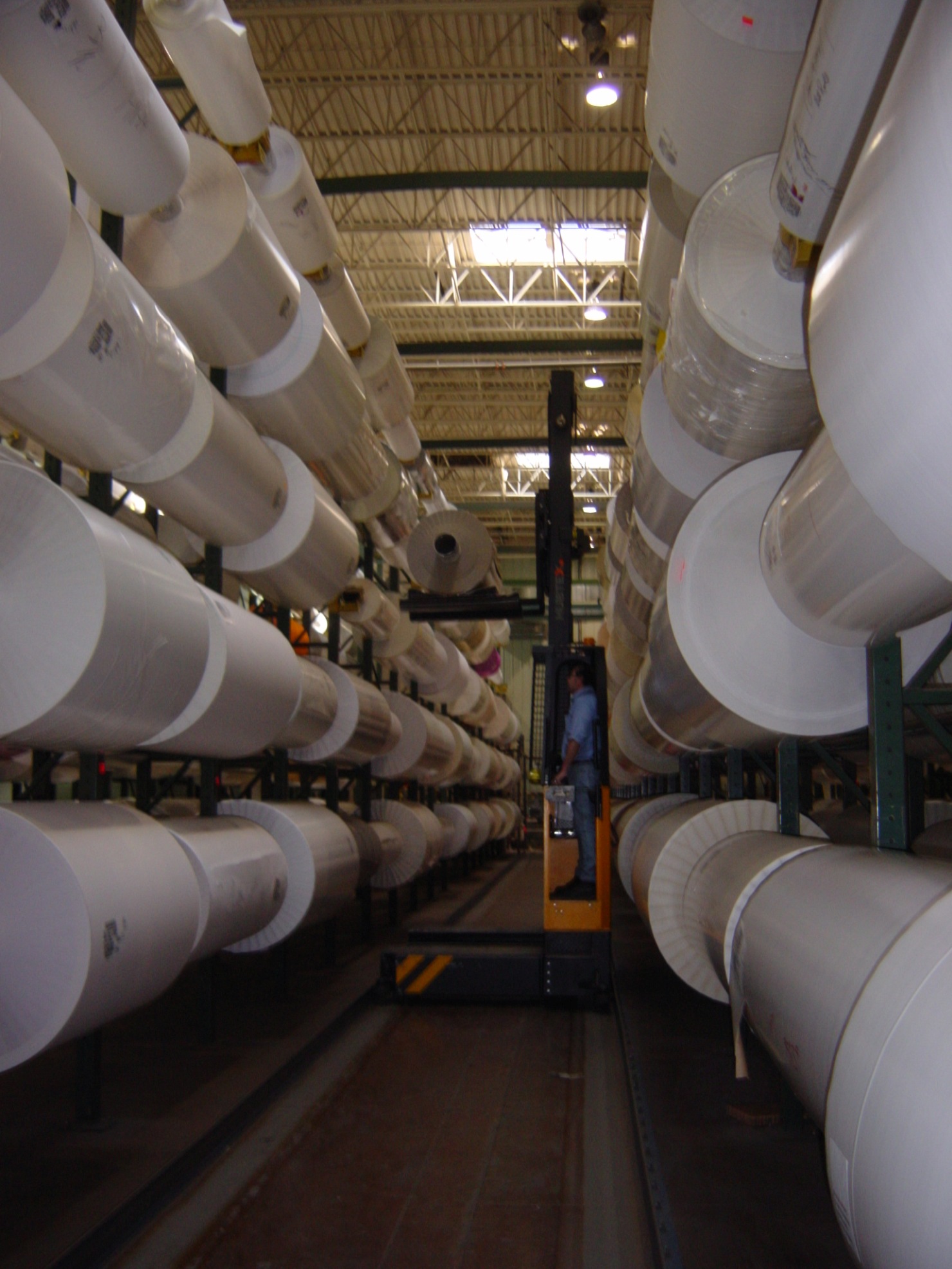 ESTL beim Polyfilmrollenhandling