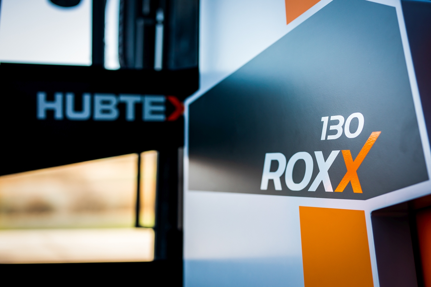 The RoxX transports loads in confined spaces.