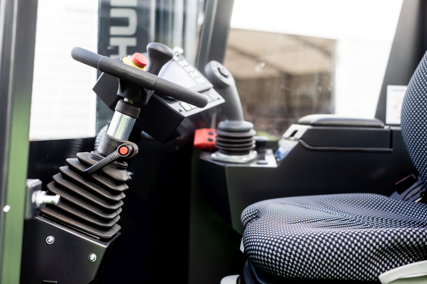 The spacious cab on the HUBTEX MaxX multidirectional sideloader