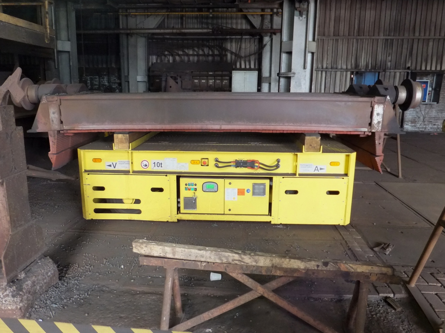 Platform transporter for heavy-duty transport