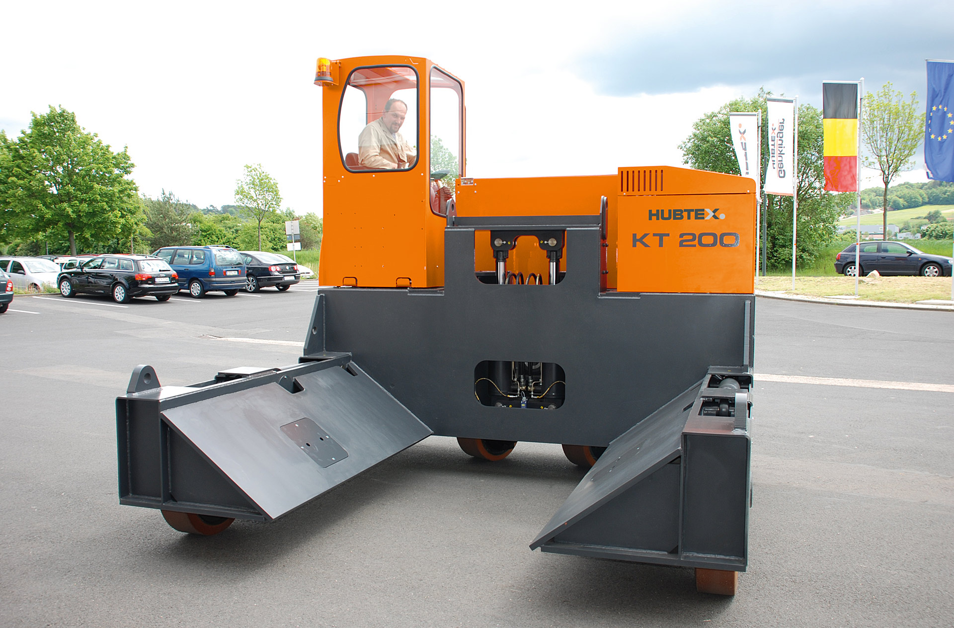 Transportador de bobinas con una capacidad de carga de 20 toneladas.