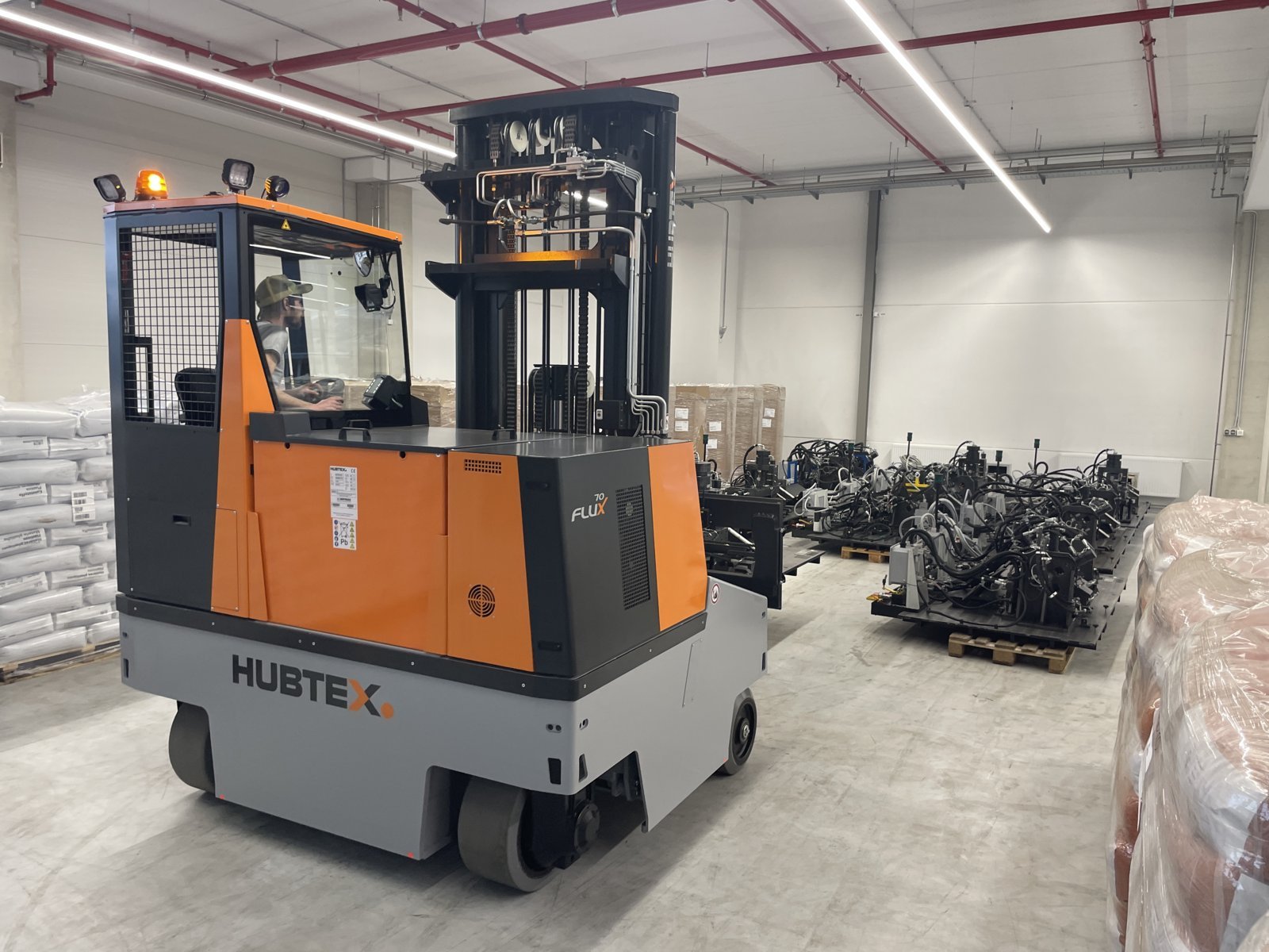 HUBTEX Heavy-Duty Multidirectional Counterbalance Forklift