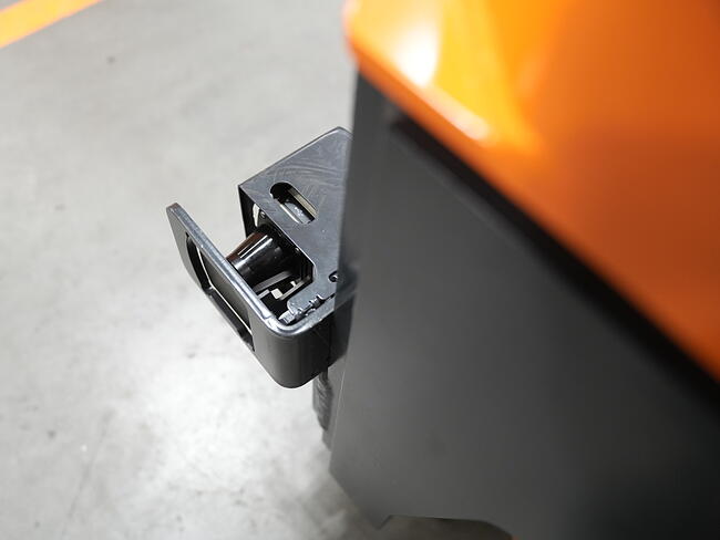 HUBTEX Clear Aisle Assist with Lidar sensors prevents narrow-aisle collisions using LiDAR laser technology