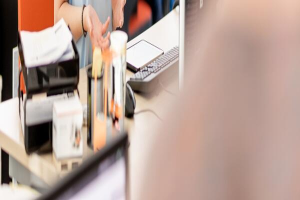 Imagem da página Pessoas de contato