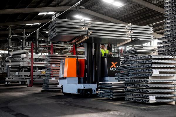 HUBTEX MaxX beim Aluminiumhandling