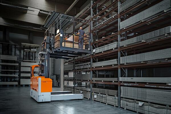 HUBTEX Plattform Kommissionierlösung für Platten