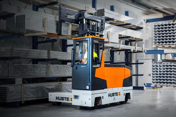 Phoenix ESTL multidirectionele vorkheftruck in de bouwmaterialenhandel