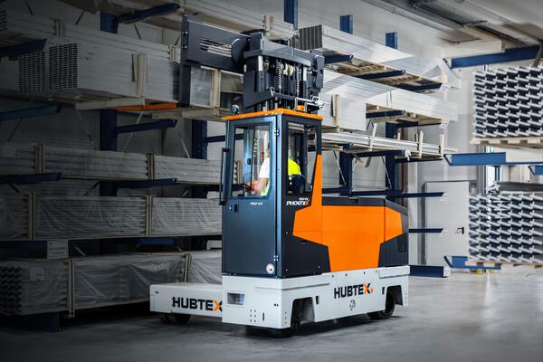 Phoenix ESTL multi-directional forklift in building materials trade