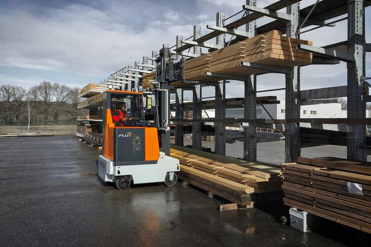 A FluX em operação em um armazém externo