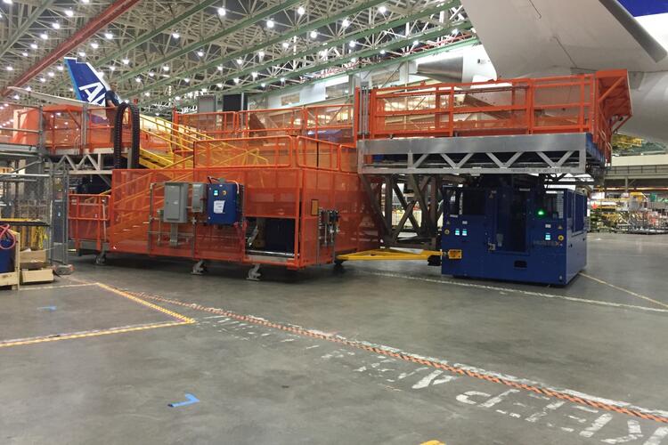 A HUBTEX HL-AGV in the aircraft industry.