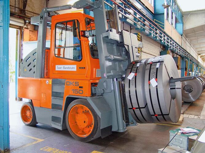 Le HUBTEX DKS utilisé pour la manutention de bobines