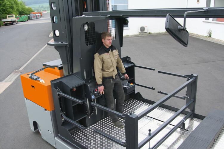 Stacabine van een elektrische dubbelzijdige orderpicker