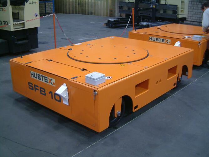 Il carrello a piattaforma modello SFB 10 HUBTEX
