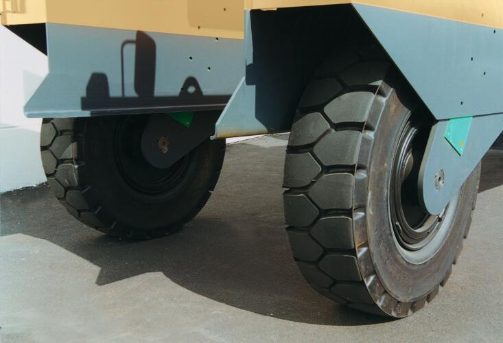 the load wheels of the HUBTEX GTR with EL tires