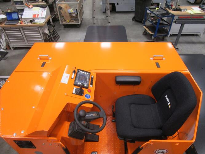 de zitcabine van de HUBTEX GTT