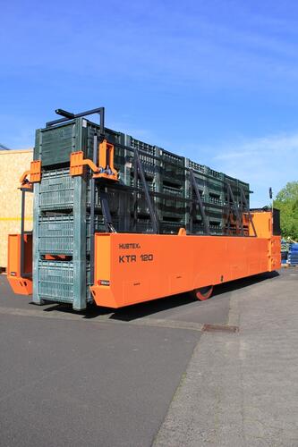 HUBTEX apple crate transporter during transport