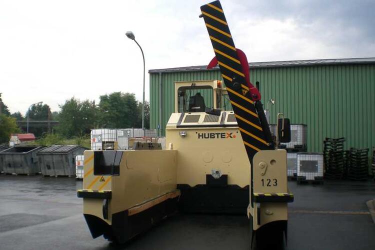 The HUBTEX container transporter without container.