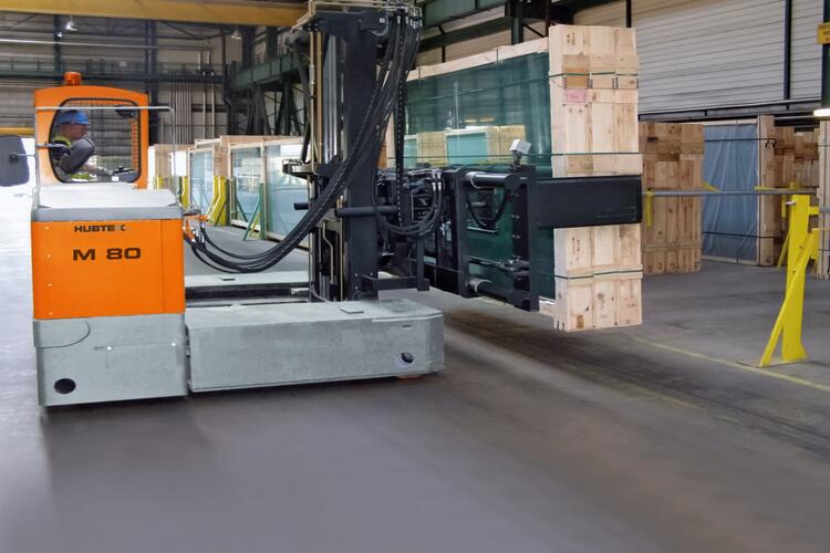 HUBTEX M series electric multidirectional sideloader handling glass