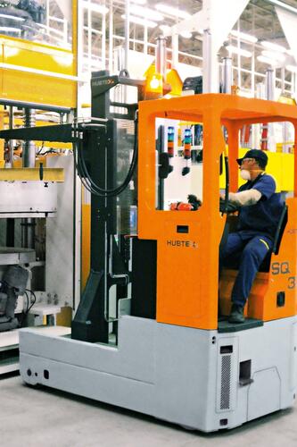 HUBTEX reach truck operating in the tire industry