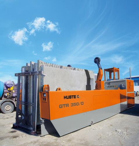 Transport van prefab-betonelementen met behulp van een binnenlader