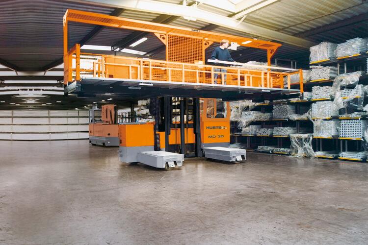 Picking process in the plastics industry