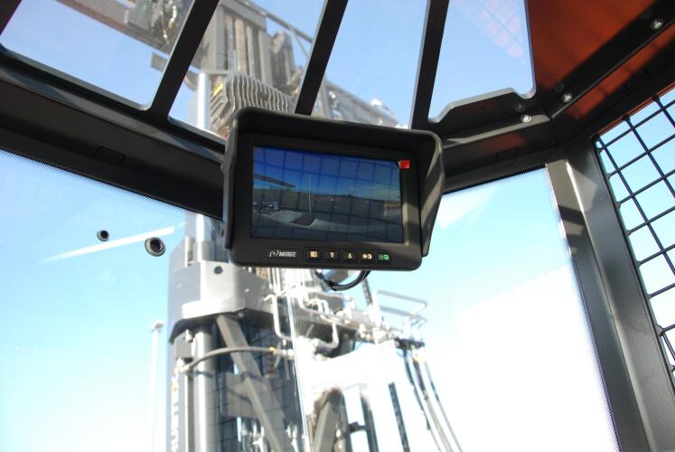 Sistema de câmeras da empilhadeira lateral multidirecional MaxX da HUBTEX