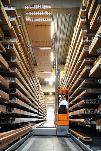 HUBTEX PhoeniX beim Alumiumhandeln