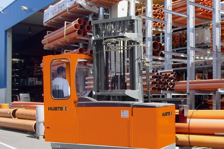 HUBTEX ESTL beim Rohrtransport