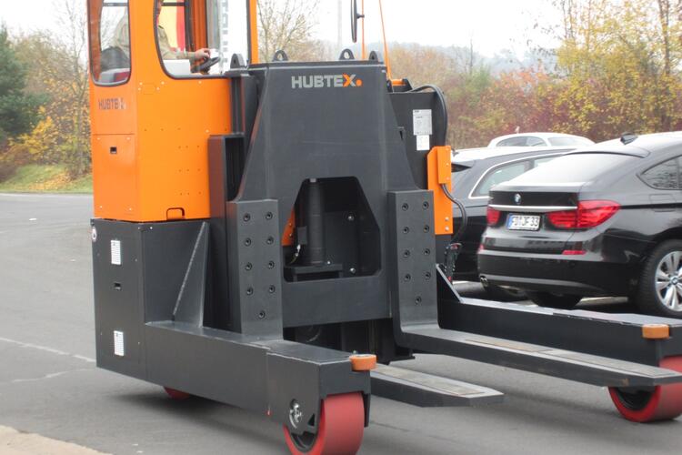 Various load-handling variants enable a modular system.