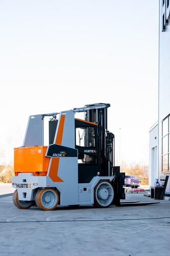 The heavy-duty compact forklifts are strong, robust and extremely maneuverable.