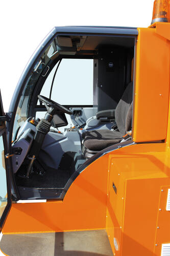 Vista laterale della cabina di un carrello a piattaforma HUBTEX