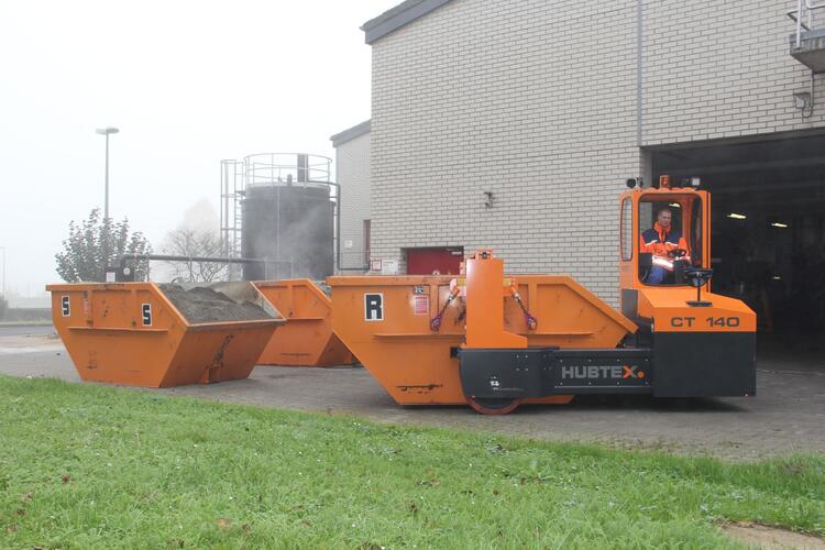 A HUBTEX container transporter in the transport process.