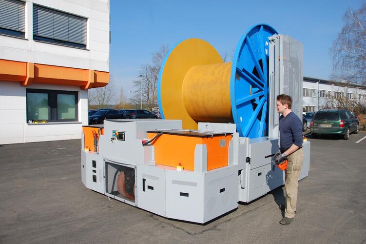 HUBTEX Trommeltransporter mit Funkfernsteuerung.