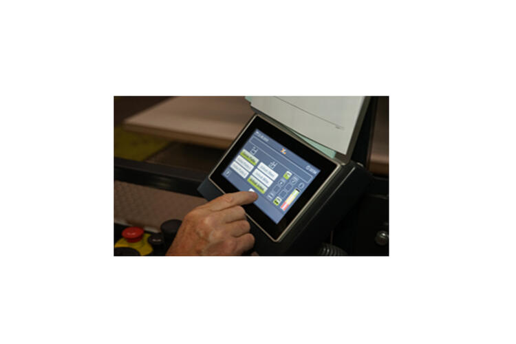 Um monitor de operação de uma MK da HUBTEX