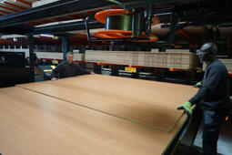 Le HUBTEX EZK 30 avec système de levage à ciseaux intégré