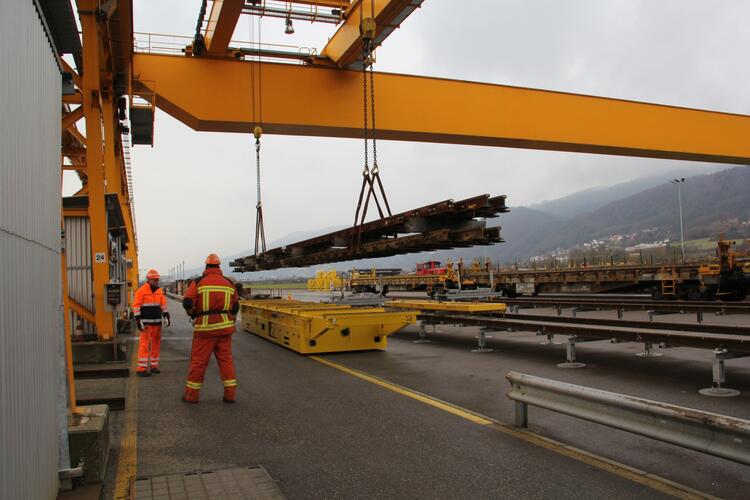 La HUBTEX SFB se carga con carriles pesados