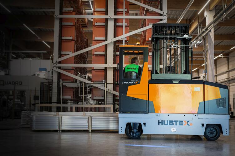 HUBTEX電動マルチダイレクショナルサイドローダーPhoenix