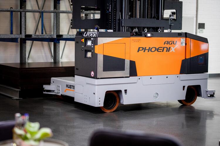 Phoenix AGV von HUBTEX im Einsatz