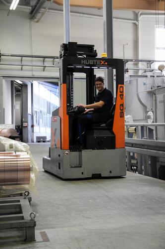 HUBTEX reach trucks are equipped with ergonomic cab fittings