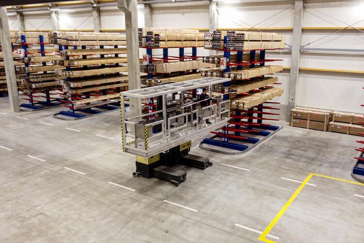 Blecha-Aluminium_2500px-2.jpg Mehrwegestapler und Kommissionierer beim Aluminium Handling