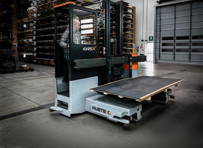 Easy multi directional side loader transports panels