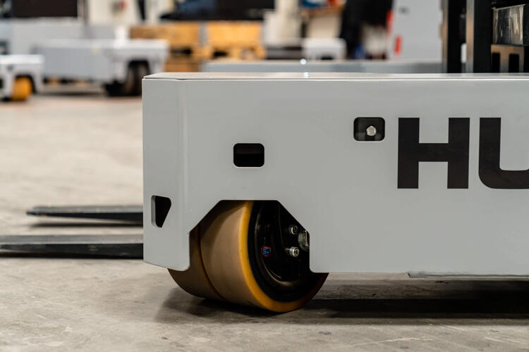 NexX Multidirectional Reach Truck