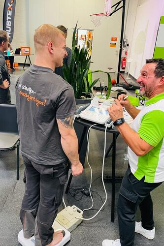 HUBTEX Gesundheitstag_Tanita Waage Barmer