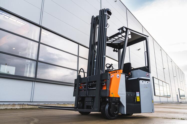Multidirectional counterbalance forklift Flux_unbeatably agile