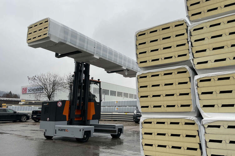 Maxx Mehrwegestapler Hubtex im Einsatz