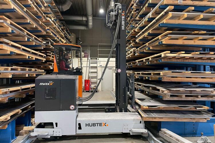 Maxx Mehrwegestapler bei Forstenlechner im Einsatz