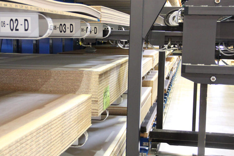 Mehrwegestapler und Kommissionierer von Holz