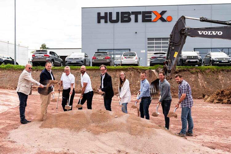 Spatenstich bei HUBTEX
